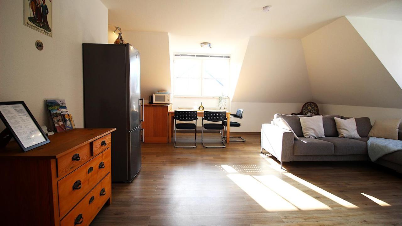Homie Stay Zell - Apartment Mit Privatparkplatz Zell am Main Extérieur photo