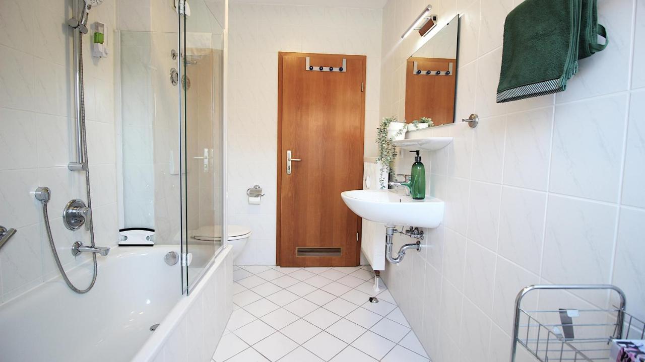 Homie Stay Zell - Apartment Mit Privatparkplatz Zell am Main Extérieur photo