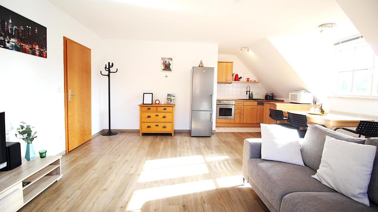 Homie Stay Zell - Apartment Mit Privatparkplatz Zell am Main Extérieur photo